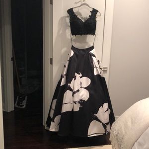 Madison James 18630 2 piece size 2